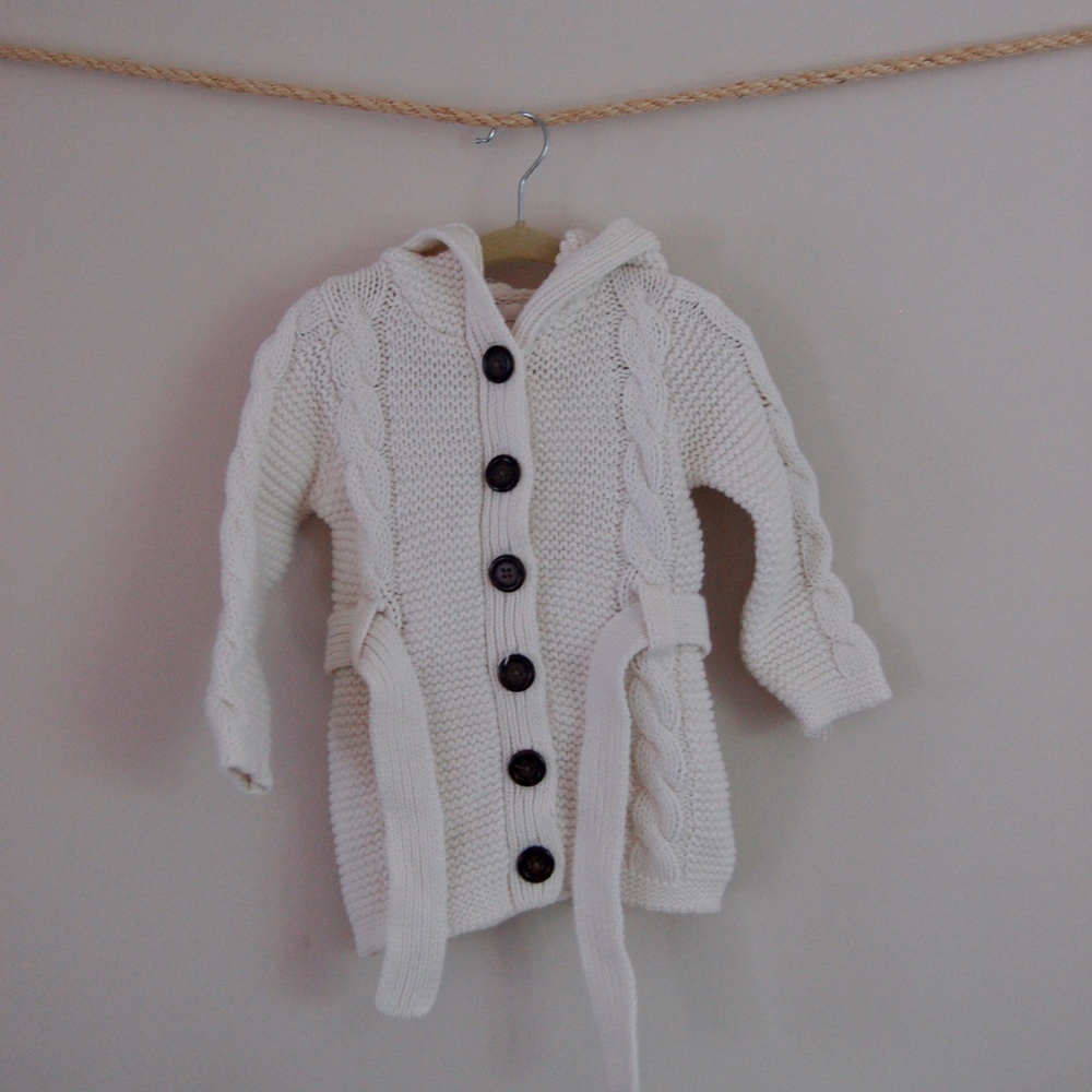Little Girls White Cable Knit Sweater (12 months)